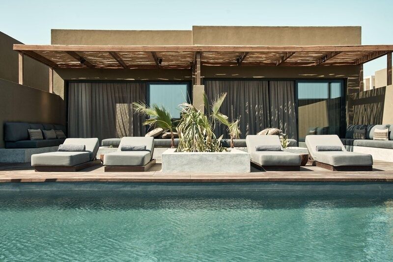 Pool mit Liegen und Pergola im Boutique-Hotel Casa Cook El Gouna am Roten Meer in Ägypten