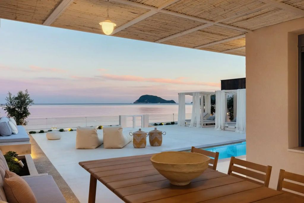 Salty Angel Sea Front Villa Galeriebild 1