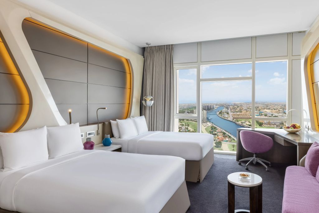 V Hotel Dubai, Curio Collection by Hilton Galeriebild 1