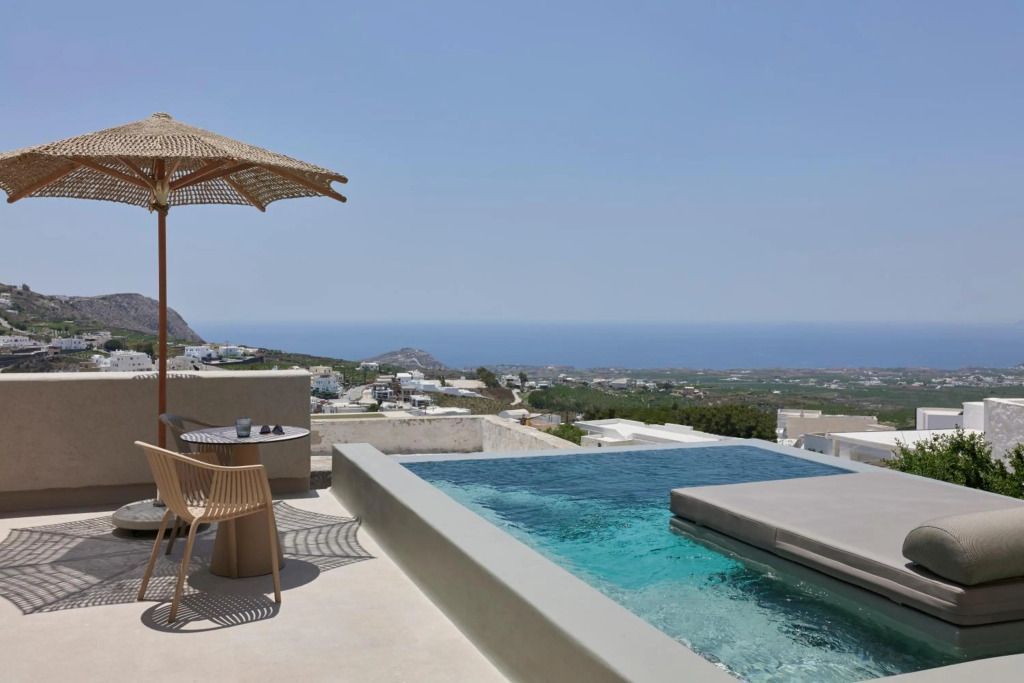 Privatpool mit Liege und Meerblick Aeon Suites - Adults Only