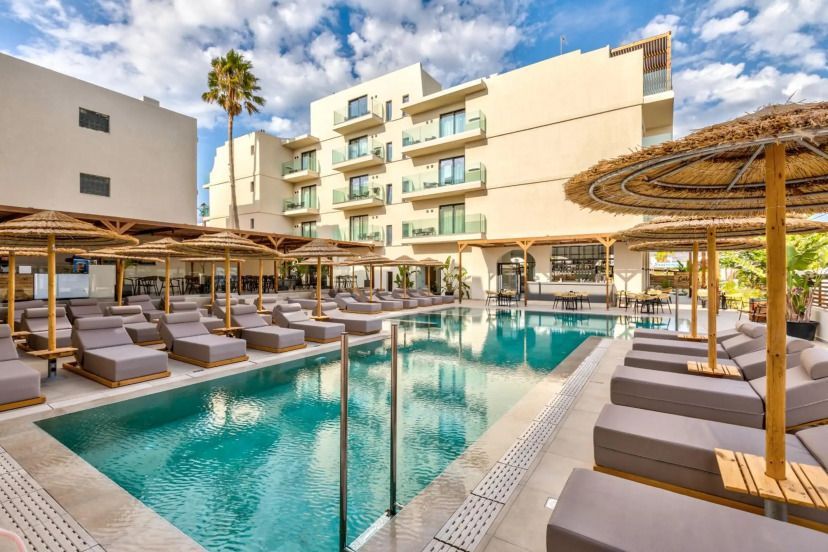 Cabana Blu Hotel & Suites Pool