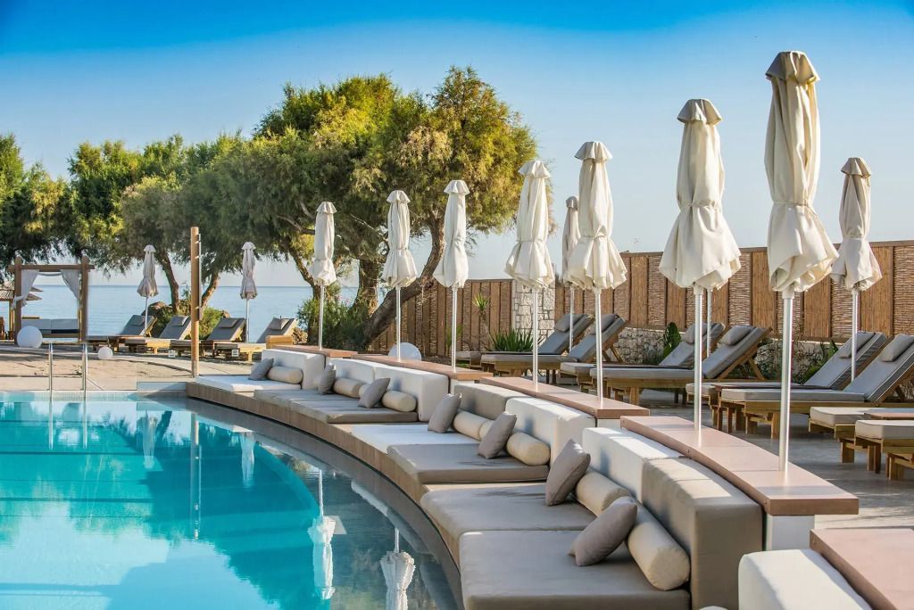 Pool vom Enorme Teatro Beach