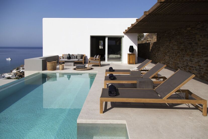 Hide out Suites Pool mit Meerblick