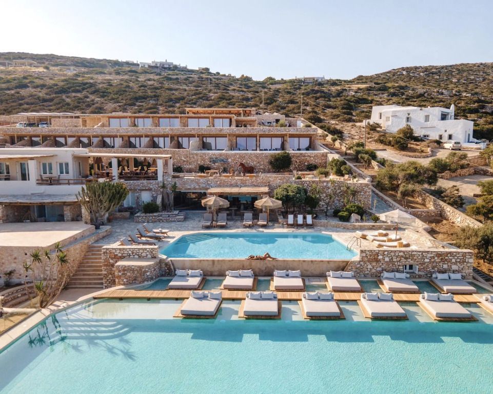 Pool Mythic Paros