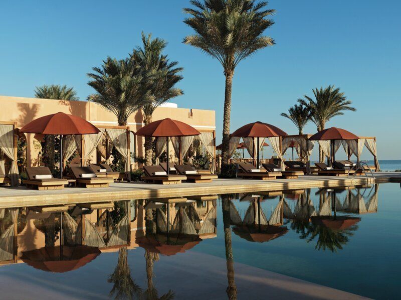 Pool & Liegen vom The Chedi El Gouna