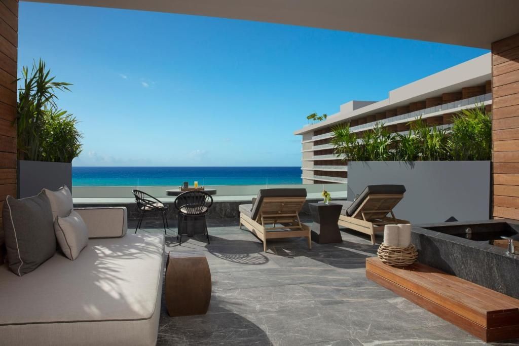 Superior Preferred Club Junior-Suite mit Meerblick, Bild 4 von 5