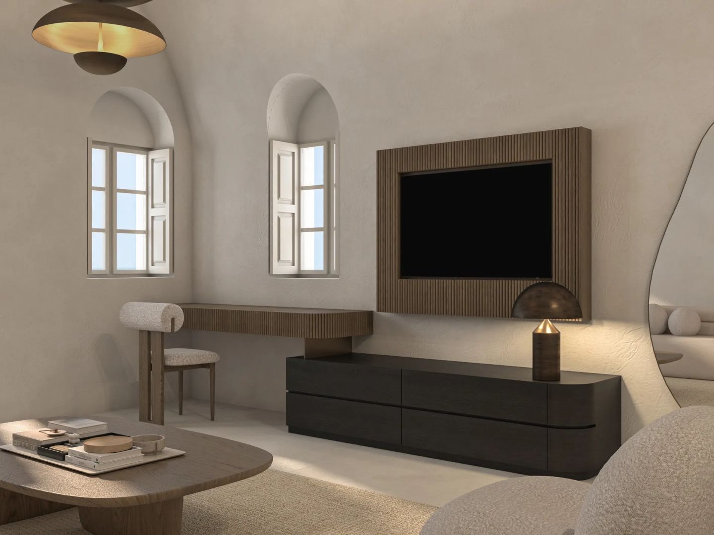 Moderner Sitzbereich im Zimmer mit Holzschreibtisch, TV und Stuhl vor hellen Wänden.