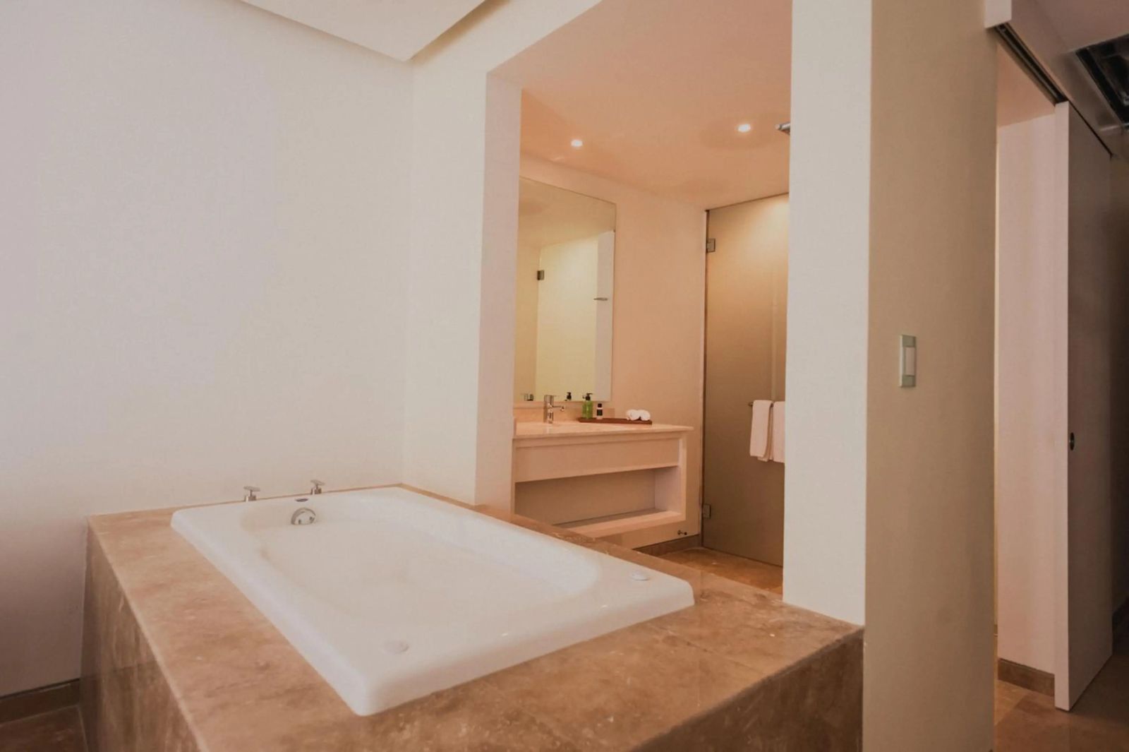 Antera Hotel & Residences, Bild 9 von 28