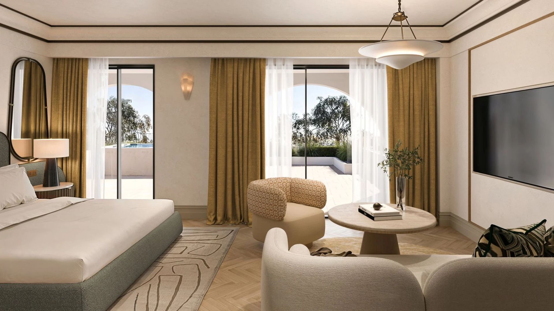 Modernes Hotelzimmer mit Sesseln, Holztisch, gelben Vorhängen und Zugang zur sonnigen Terrasse.