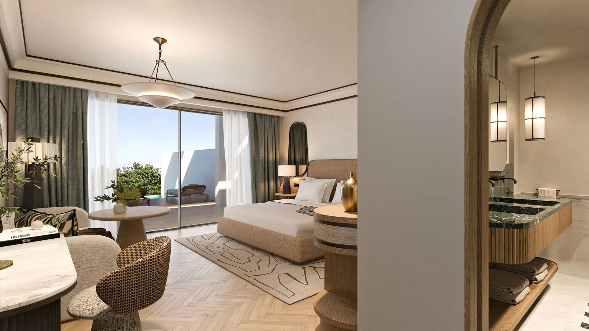 Helles Hotelzimmer mit Doppelbett, Sitzbereich und Zugang zur Terrasse durch Glasschiebetüren.