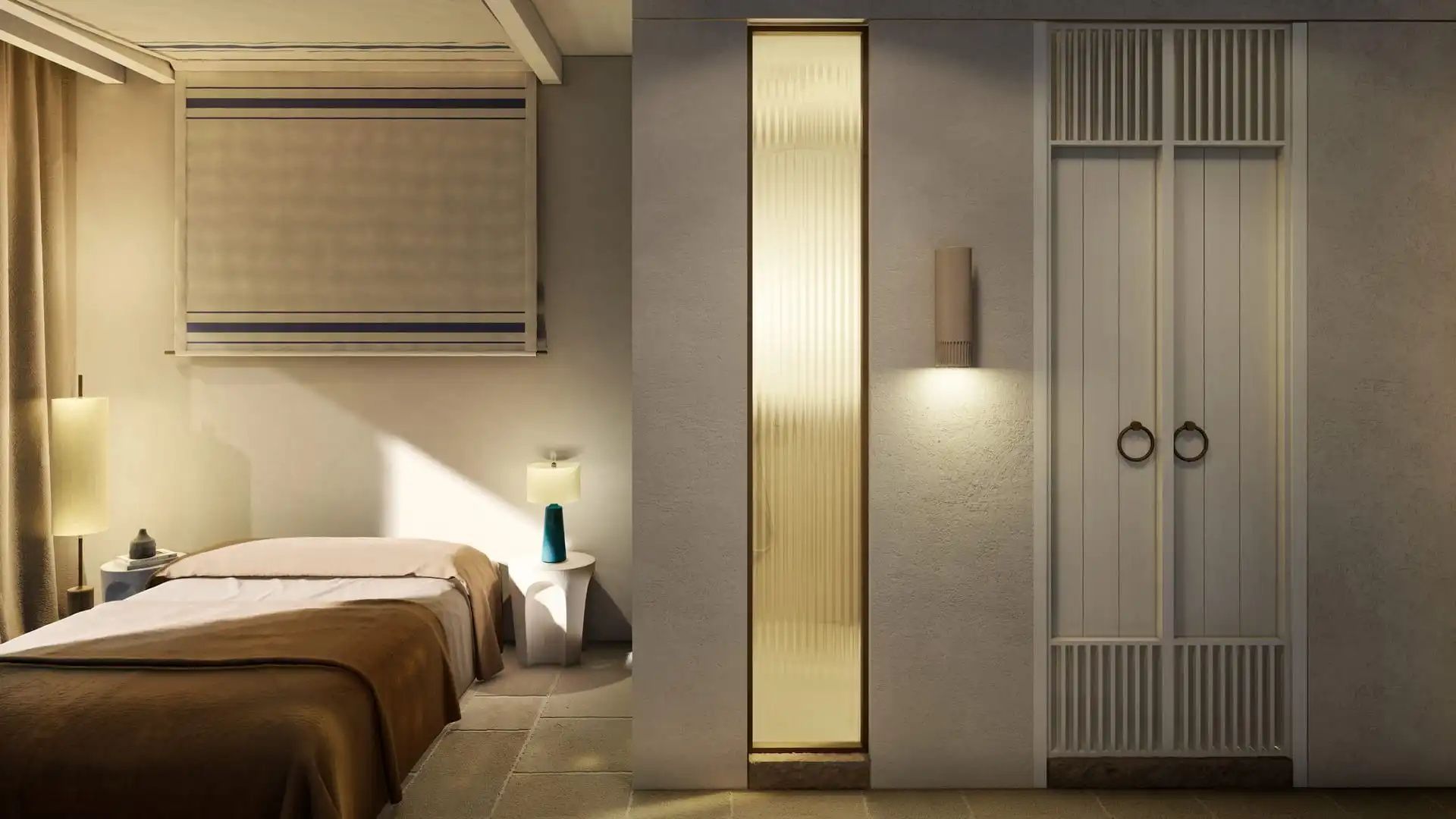 Ausschnitt eines Hotelzimmers mit Bett, mattem Glaselement und Wandleuchte