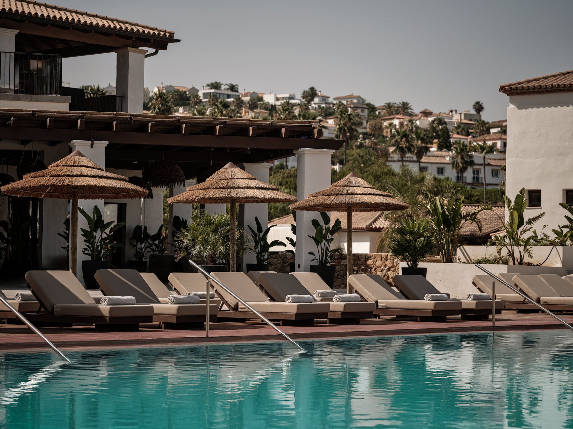 Pool im Boho Style OKU Andalusia