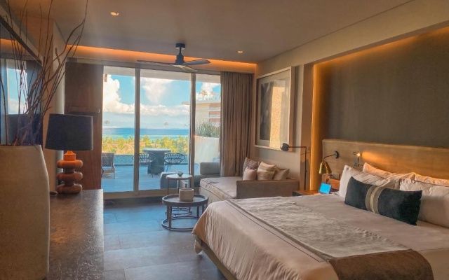 Superior Preferred Club Junior-Suite mit Meerblick, Bild 1 von 5