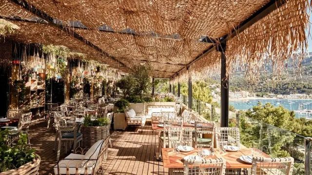 Restaurant im Boho Style Bikini Island & Mountain Hotel
