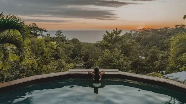 Bohemia Experience Pool