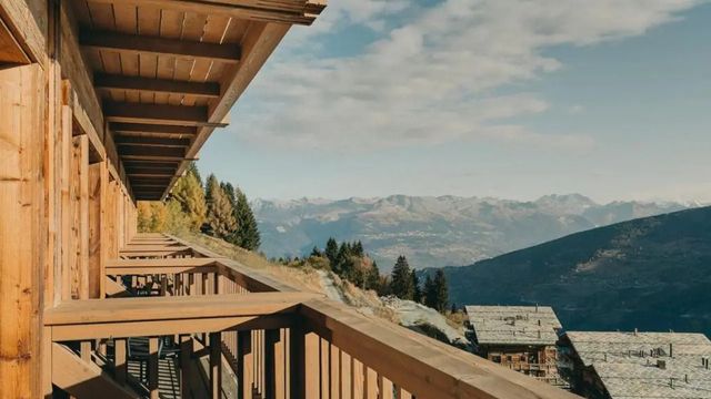 Eringer Hotel mit Blick auf die Schweizer Alpen