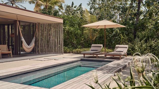 Pool mit Hängematte Boho Style Patina Maldives