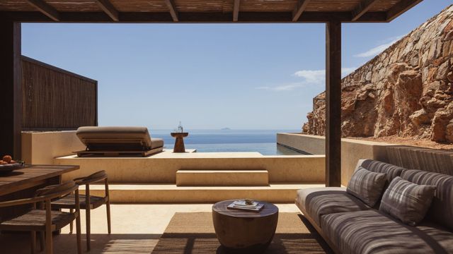 Cave Suite mit Pool und Meerblick