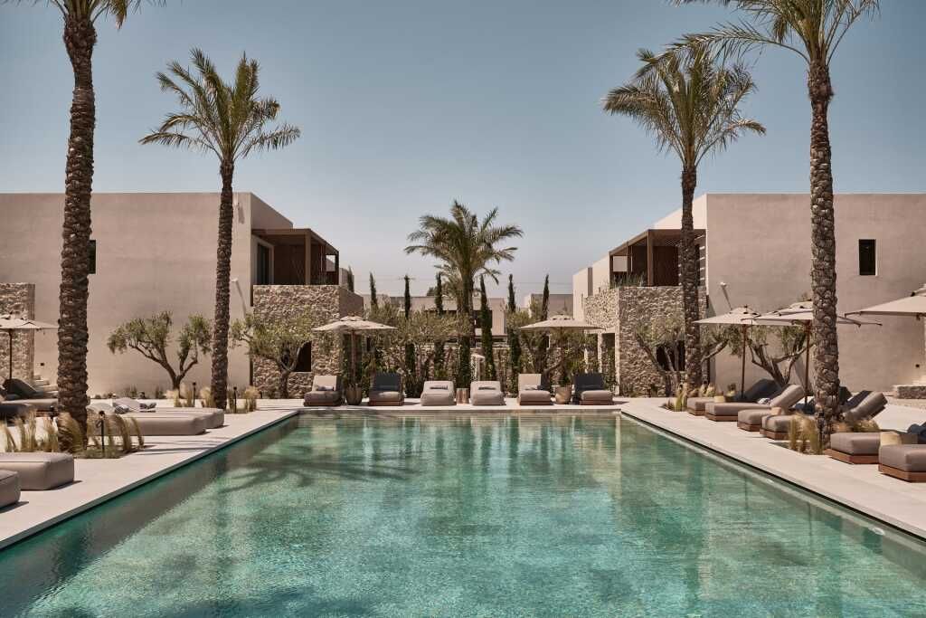 Pool vom Theros All Suite Hotel